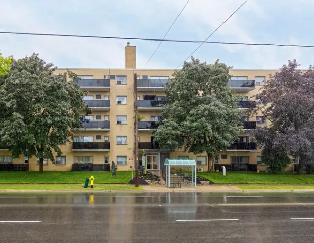 50 Adelaide Ave E and 290 & 300 Mary St N | 50 Adelaide Ave E and 290 & 300 Mary St N, Oshawa - Photo 1