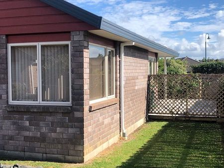 Sunny, Stand Alone, Private 2 bed - Red Beach - Photo 4