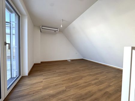 Dachgeschossausbau mit Terrasse & Klimaanlage - Erstbezug - UNBEFRISTET - Foto 2