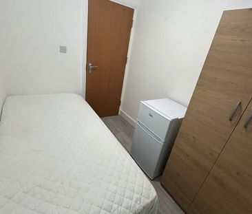 Room in a Shared House, Shelbourne Road, N17 - Photo 2