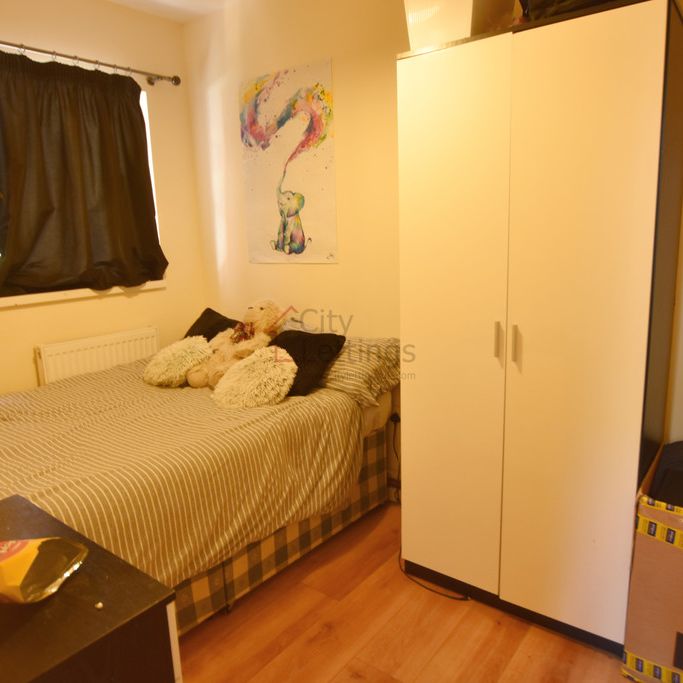 1 Bedroom Flat - Photo 1