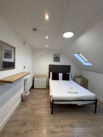 5 bedroom terraced house to rent - Photo 4