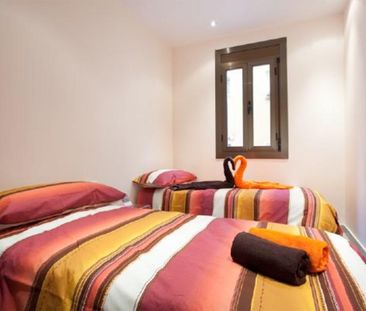 Modern apartment in Barcelona by the Mediterranean Sea - Photo 4