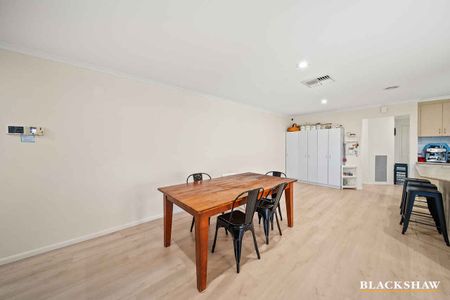 Spacious Family Home in the Heart of Gungahlin - Photo 3