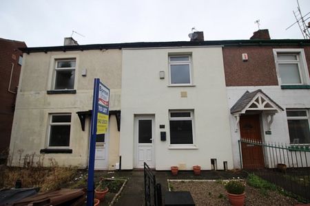 2 Bedroom Terraced House - Photo 3