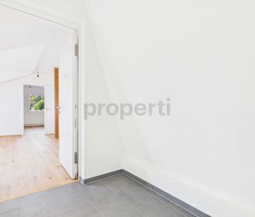 Moderne 2.5-Zimmer-Dachwohnung in Oberwil - Photo 5