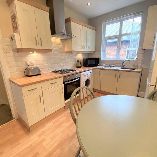 3 bedroom flat to rent - Photo 1