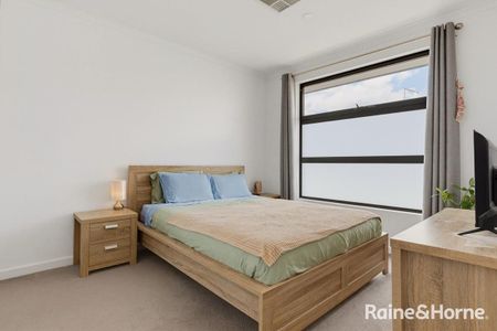 Modern, Low-Maintenance Living In A Convenient Location - Photo 4