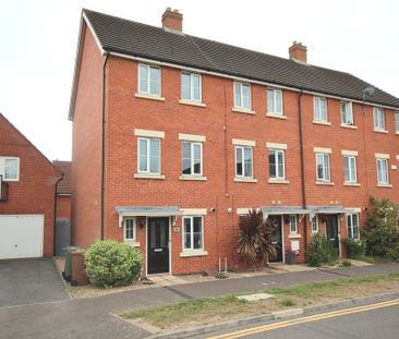 4 bedroom Town House to let - Photo 6