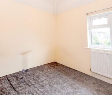 3 bed House - Semi-Detached To Let - Photo 2
