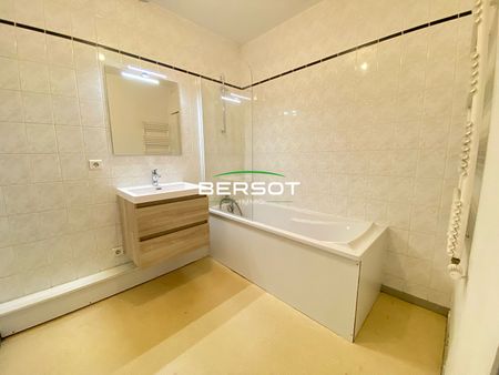 T3 AVEC BALCON TILLEROYES - Photo 2