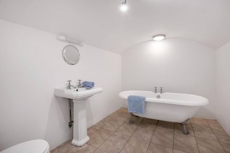 3 bedroom apartment to rent - Photo 5