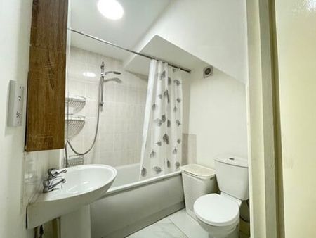 Avon Square, Hemel Hempstead - Photo 3