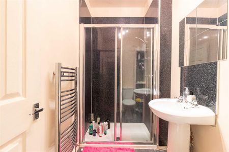 3 bed flat to rent in Claremont Road, Newcastle Upon Tyne, NE2 - Photo 5