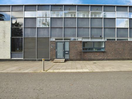 Flat to rent on - Photo 3