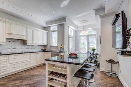For Lease - 405 Bedford Park Avenue, Toronto, Ontario - Photo 2