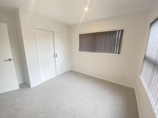 Brand New Townhouse in New Lynn！！ - Photo 1