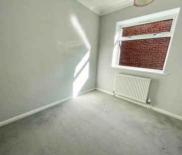 202 Stonelow Road, S18 - Photo 5