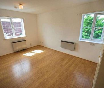 Tylers Court, Vicars Bridge Close, Wembley, Middlesex, HA0 - Photo 1