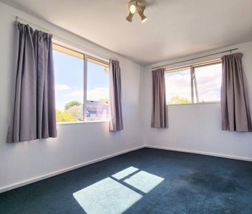 Sunny 2-Bedroom Home in Waltham – Comfort and Convenience Await! - Photo 5