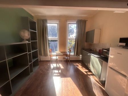 Room in a Shared House, Northfield Road, N16 - Photo 3