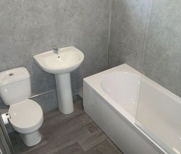Hole House Lane, Stocksbridge, S36 1BS - Photo 2