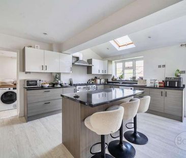 Coveham Crescent, Cobham, Surrey, KT11 - Photo 6