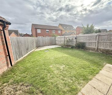 3 bedroom semi-detached house to rent - Photo 2