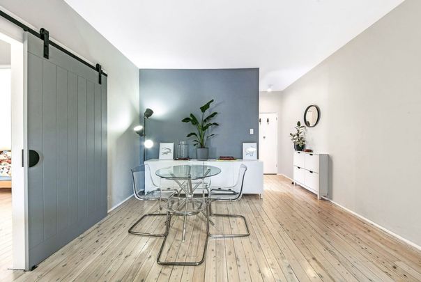 Stylish Two-Bedroom Apartment with Stunning Water Views - Photo 1