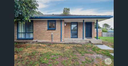 MODERN COMFORT IN QUIET MOUNT HELEN LOCATION - Photo 3