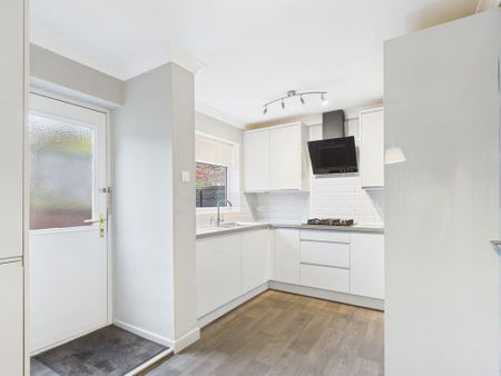 2 bedroom semi-detached house to rent - Photo 5