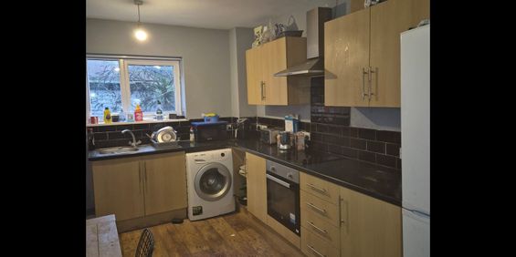 Room in a Shared House, Wadham Road, L20 - Photo 3
