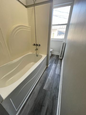 For Lease - 6 Russell Street Unit# 4, Smiths Falls, Ontario - Photo 5