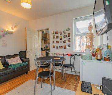 4 bedroom house to rent - Photo 3