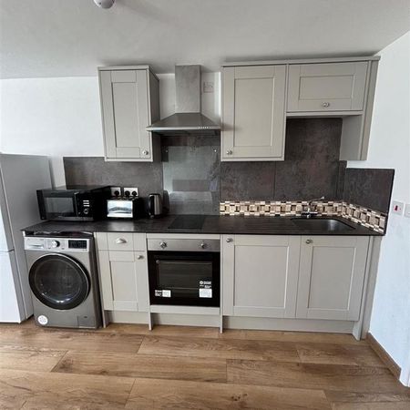 1 bedroom private hall to rent - Photo 3