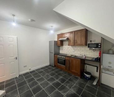 3 bedroom flat to rent - Photo 5