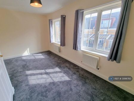 4 bedroom terraced house to rent - Photo 4