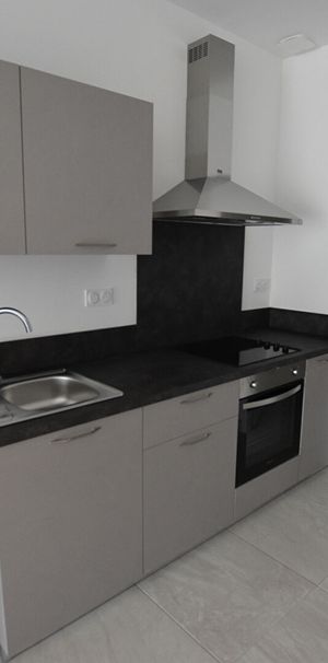 T3 Parking - Climatisation - Cuisine équipée, - Photo 1