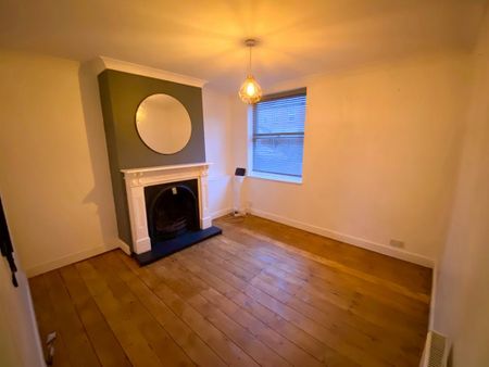 2 bedroom semi-detached house to rent - Photo 3