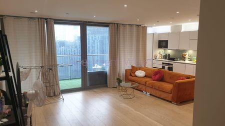 Flat Heritage Tower, E14 3NW, London - Photo 2