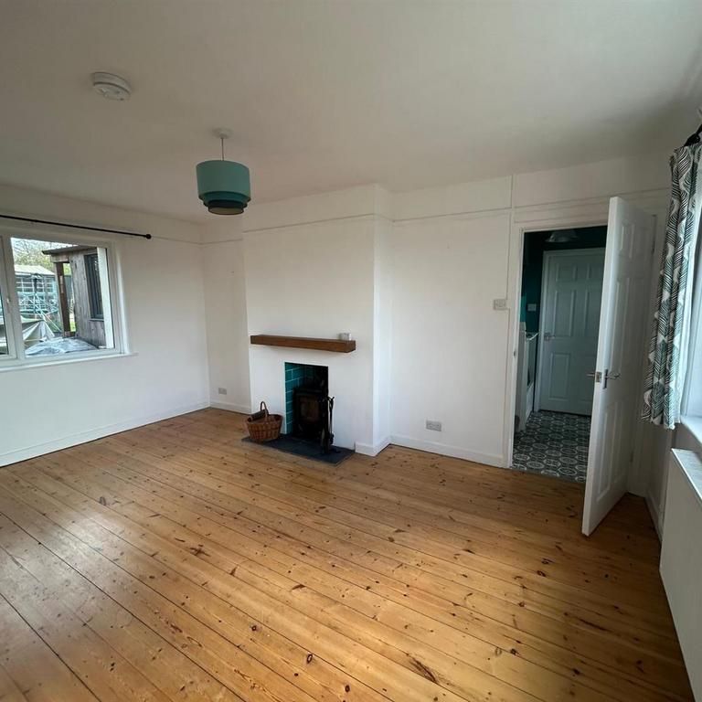 3 bedroom semi-detached house to rent - Photo 1