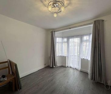 Launceston Gardens, Greenford, UB6 - Photo 1