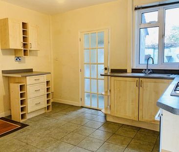 2 bedroom terraced house to rent - Photo 4