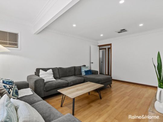 Stunning & Spacious Updated Homette With A Generous Yard!! - Photo 1