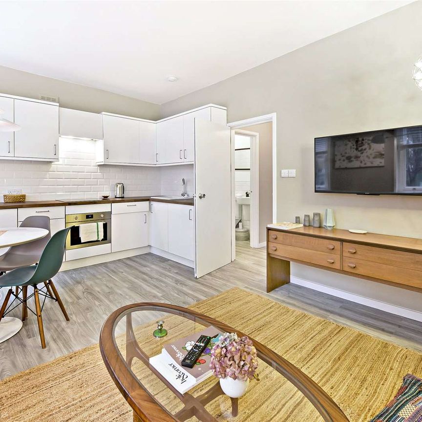 A well-presented one bedroom apartment - Photo 1