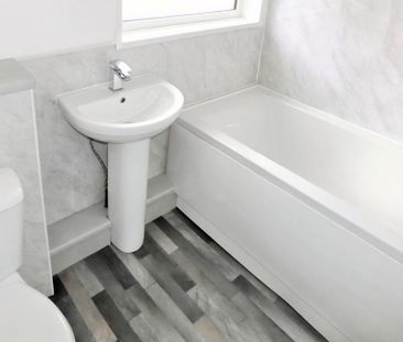 Springfield Avenue, Rugeley, WS15 - Photo 6