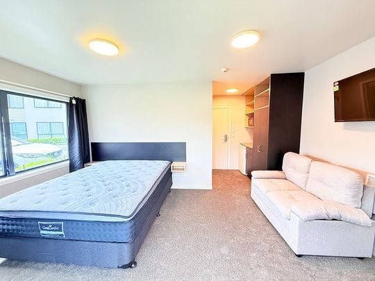 Studio Apartment with Utilities included - Photo 1