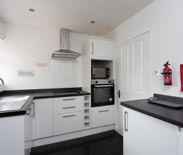 2 bedroom semi-detached bungalow to rent - Photo 5