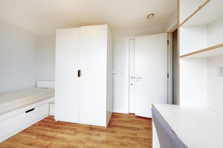 1 bedroom in a flat share to rent - Photo 5