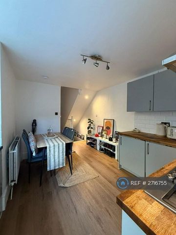 1 bedroom flat to rent - Photo 3